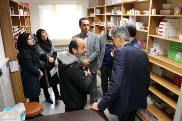 بازدید رئیس دانشگاه از مرکز خدمات جامع سلامت داورآباد 